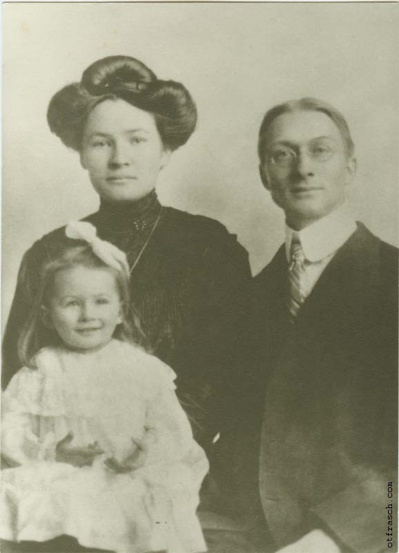 Otto Frasch, his first wife Marie (Mary), and their first daughter Elsie Frasch