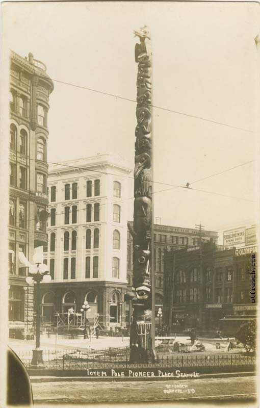 Image 50 - Totem Pole Pioneer Place Seattle