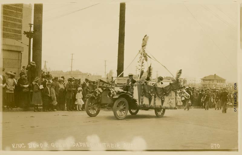 Image 870 - King D'Oro & Queen Daphne in Their Auto