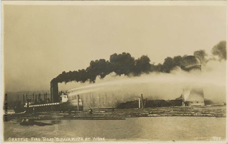 Image 951 - Seattle Fire Boat Duwamish at Work